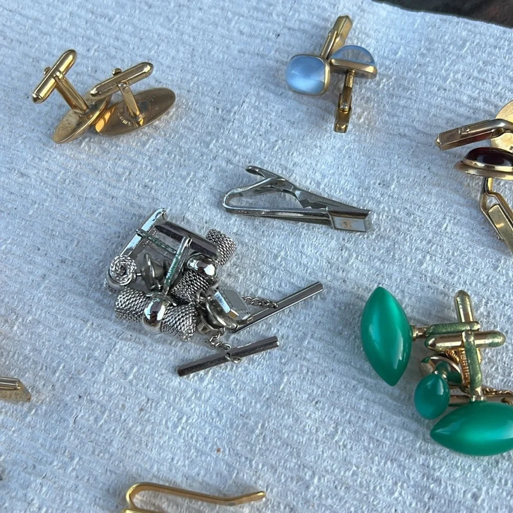 VTG cufflinks, and tie clips, 5 pair SWANK